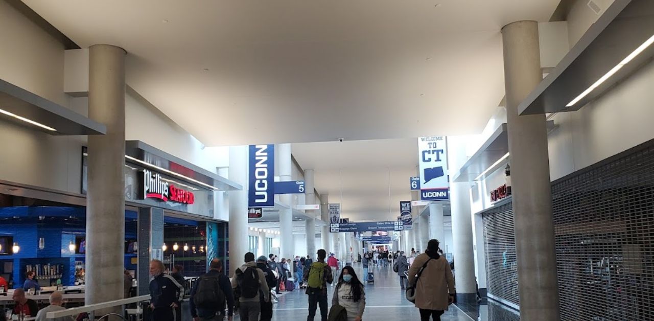 Delta Airlines BDL Terminal